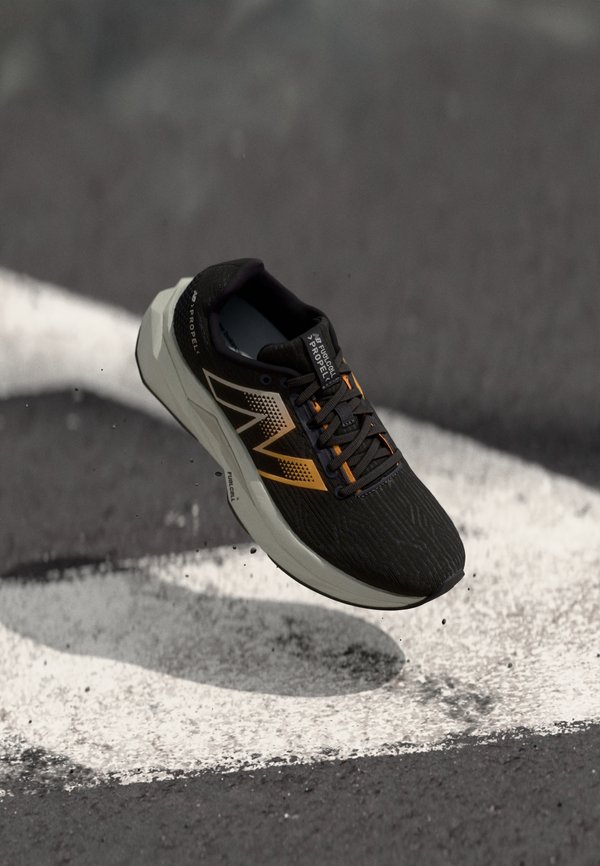 FUELCELL PROPEL V5 - Laufschuh Straße