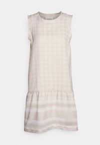 Ärmelloses, hellbeiges Kleid mit Hahnentrittmuster, gestuftem Rüschensaum und strukturiertem Stoff. Lässiges und atmungsaktives Design.