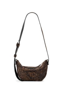 Bolso de hombro de estampado de leopardo hecho de ante con una correa de cuero, que cuenta con un cierre de cremallera y un bolsillo frontal plano para un almacenamiento adicional.