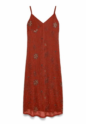 Robe portefeuille de couleur rouille avec fines bretelles, décorée de motifs floraux et tourbillonnants en perles délicates sur toute la surface.