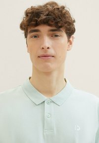TOM TAILOR DENIM MIT LOGO - Pólóing - sea foam