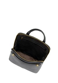Borsa a tracolla in pelle grigia con zip superiore, hardware dorato e finitura testurizzata. L'interno presenta una fodera nera e una tasca con zip per una migliore organizzazione.