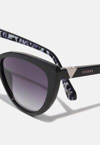 Guess GUESS - Akiniai nuo saulės - shiny black