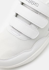 Kappa Edzőcipő - white/grey
