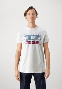 Diesel - T-DIEGOR-K74 - T-shirt con stampa - white Immagine in miniatura 1