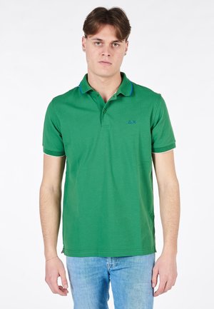 POLO SMALL STRIPES ON COLLAR - Polo - verde prato