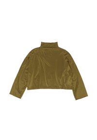 Oliwkowa krótka bluzka z wysokim kołnierzem, długimi rękawami i gładką, błyszczącą fakturą. Minimalistyczny design, bez widocznych wzorów czy sprzętu.