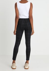 ONLY Leggings - Byxor - black