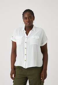 Vero Moda Curve - VMCBUMPY SHIRT - Bluza s gumbima - snow white Minijatura 1