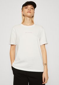 MSCH Copenhagen SMALL LOGO TEE - Basic T-shirt - white