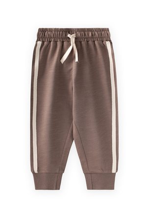 Pantalones deportivos marrones para niño pequeño con cintura elástica, cordón blanco, rayas laterales blancas y puños acanalados en los tobillos.