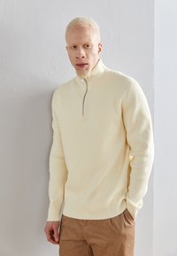 Lindbergh HALF ZIP - Stickad tröja - cream white