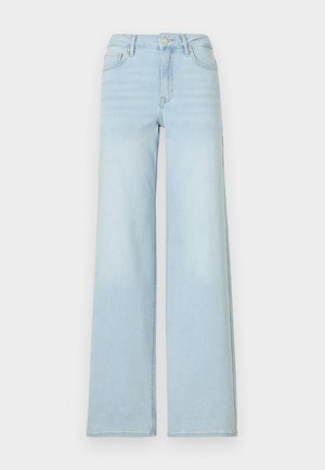 Jeans wide en denim bleu clair avec un design classique à cinq poches et une fermeture à bouton à l'avant. Présente une légère décoloration sur le devant.