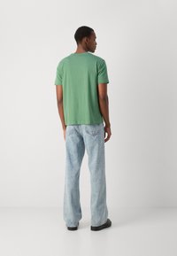 GANT PRINTED ARCHIVE SHIELD - T-shirt basique - dried forest