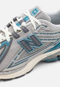 New Balance M1906 UNISEX - Sneakers basse - silver metallic