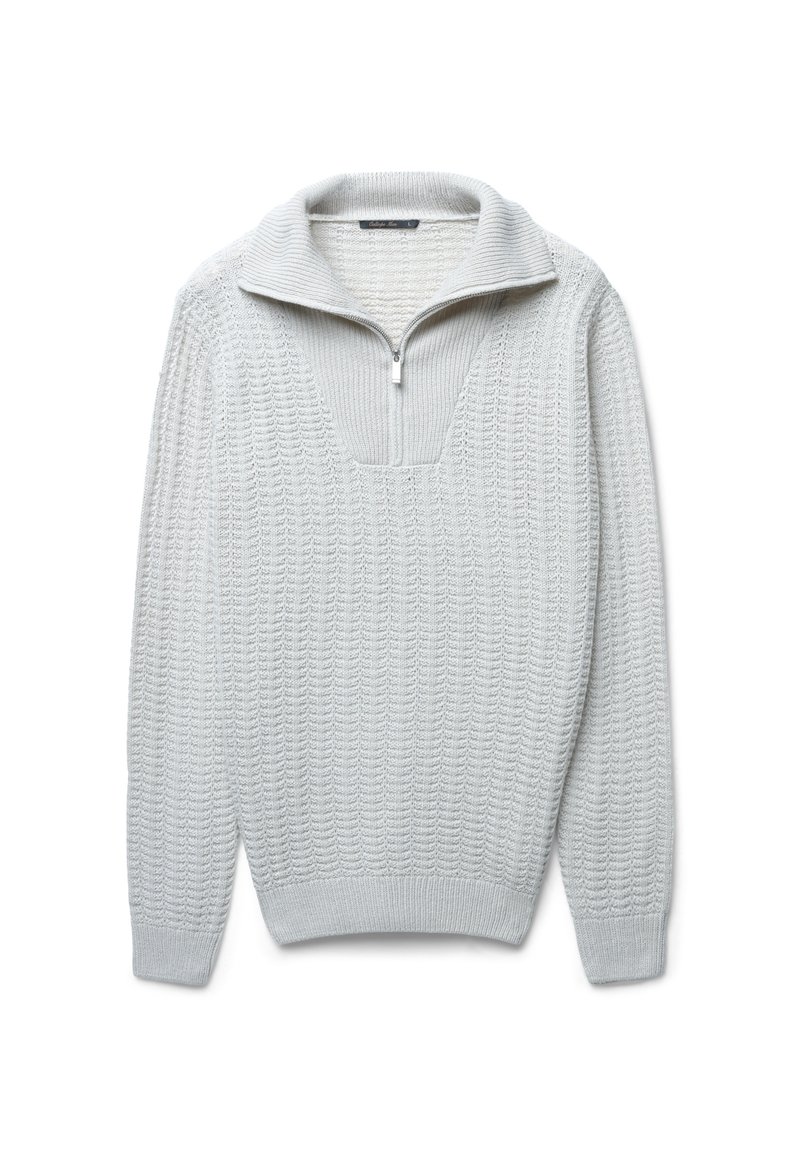 Helle graue Strickpullover mit langen Ärmeln und einem Viertelreißverschluss-Kragen, der über eine gerippte Textur und Bündchen verfügt.