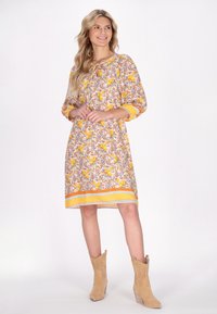usha Vapaa-ajan mekko - yellow multicolor