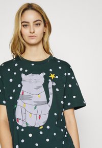 Monki T-shirt estampada - green dark