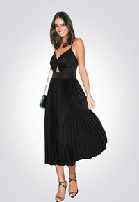 Cupshe Robe de jour - black