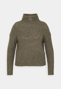 Pull tricoté vert olive avec un col montant et une fermeture éclair d'un quart, doté d'un détail anneau et d'un ourlet et poignets côtelés.