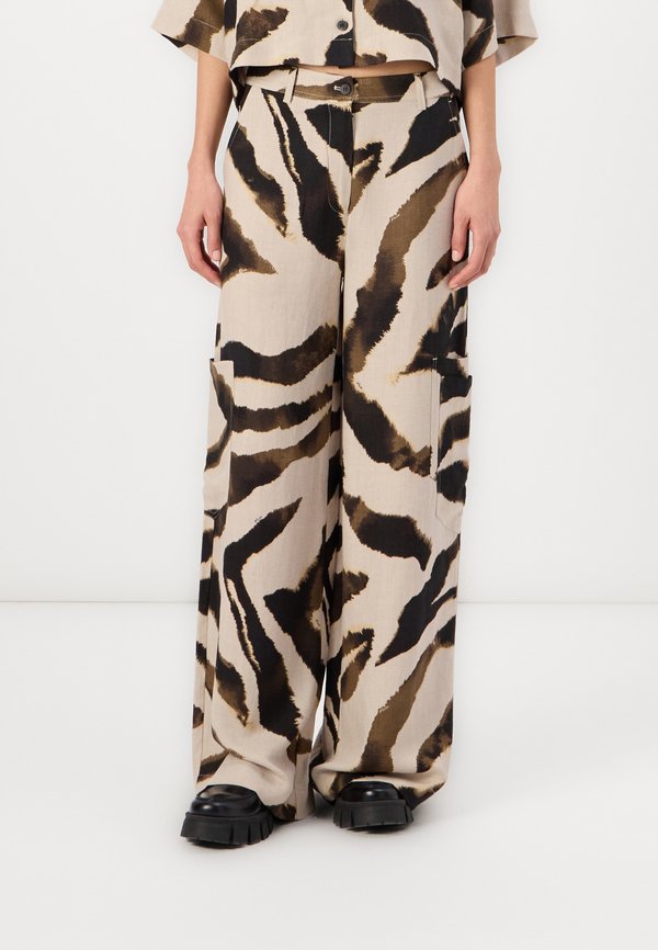 NATULI PANTS - Stoffhose