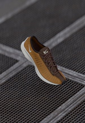 AIR SUPERFLY - Sneakers laag - light british tan/light bone/baroque brown/black