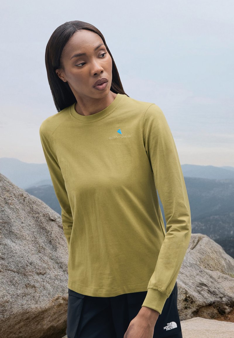 Klättermusen ROOT LOGO TEE - Pikkade varrukatega topp - meadow green