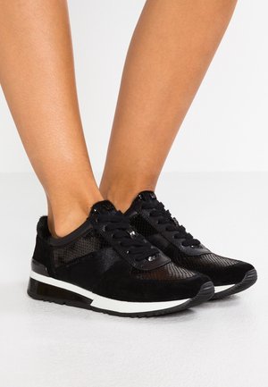 Sneakers - black
