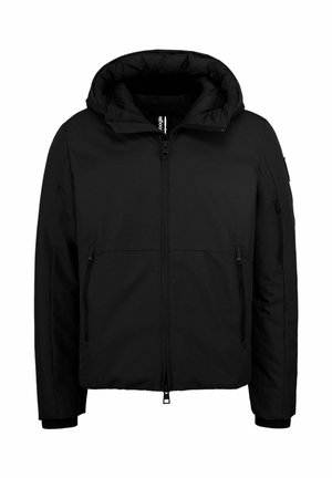 Veste d’hiver noire matelassée avec capuche, fermeture éclair à l’avant, deux poches latérales zippées et une poche zippée sur la manche gauche.