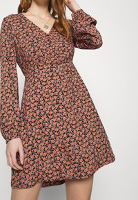 Vero Moda Vardagsklänning - black