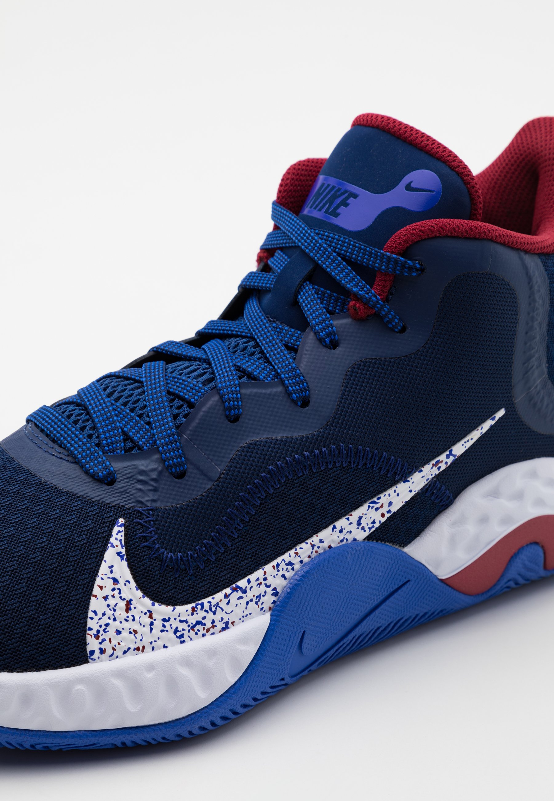 blue and white nike basketball shoes
