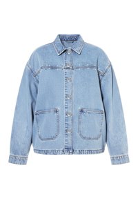 Veste en denim bleu clair avec boutons sur le devant, deux grandes poches, col pointu et petits clous décoratifs le long de la couture de la poitrine.