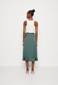 VILA VIELLETTE HW SU-EV - Falda acampanada - duck green