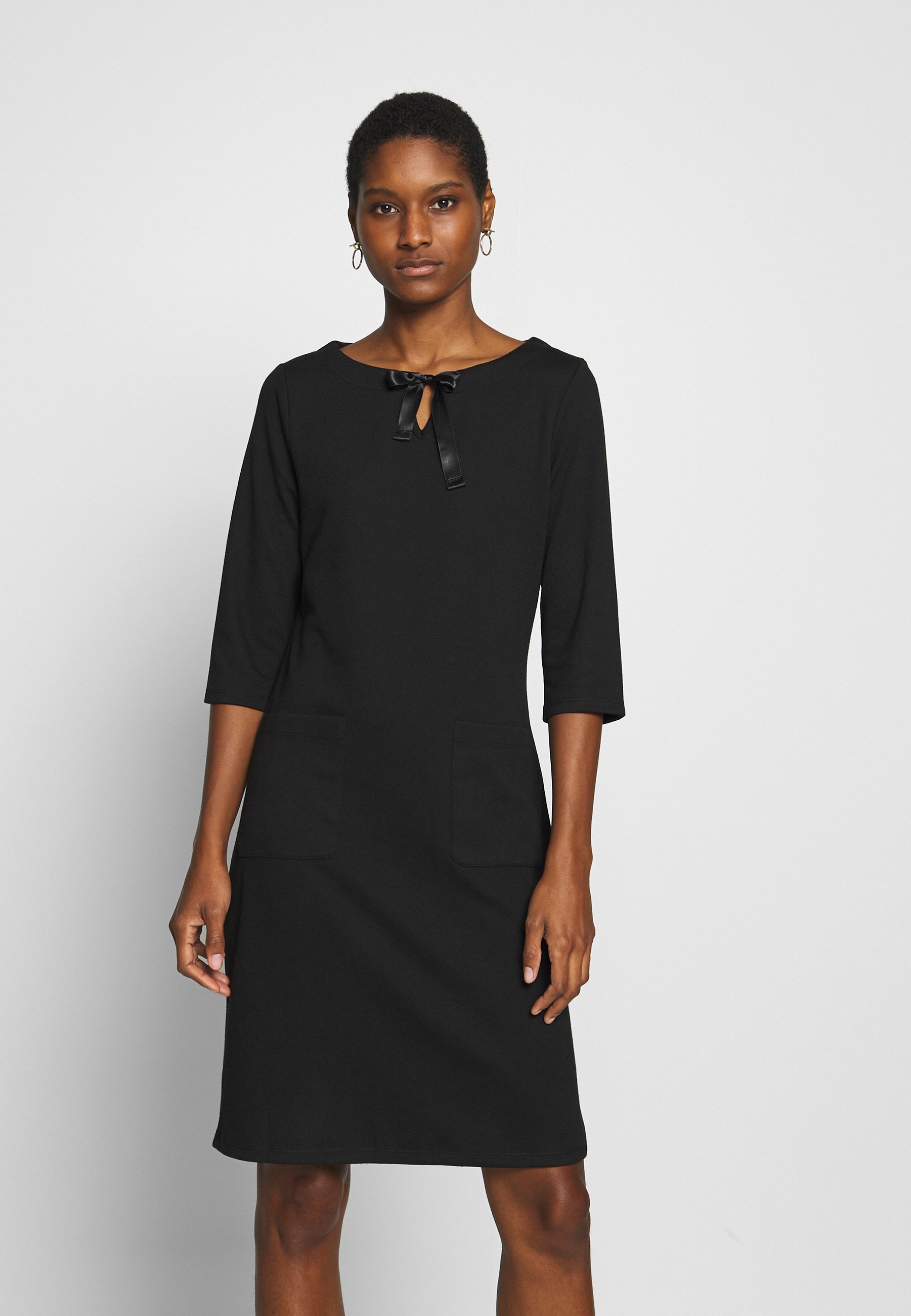 black travel dress with sleeves Big 
