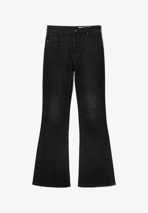 Crne trapezice od denima s glatkom teksturom, koje imaju dizajn s pet džepova i kopčanje na gumbe u struku.