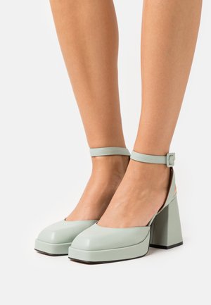 Pumps - jadite