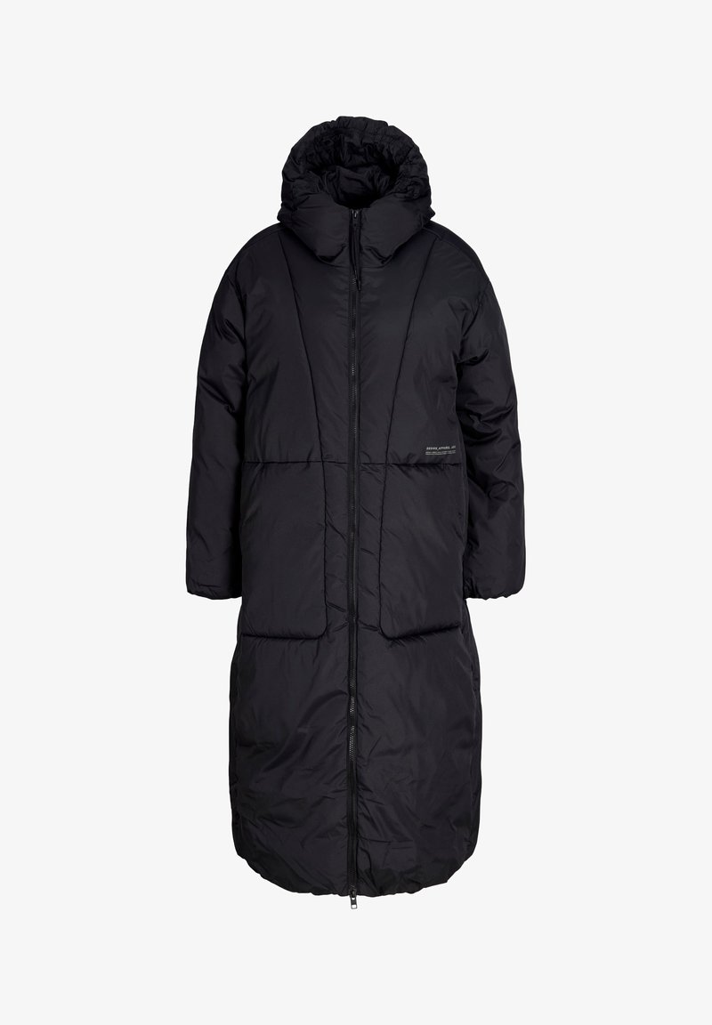 Casaco puffer preto com gola alta e capuz, apresentando um fecho de zip, dois grandes bolsos frontais e um acabamento texturizado em matelassé.