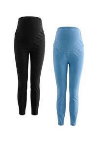 Twee paren damesbroeken: de ene zwarte elastische stof met een hoge tailleband, de andere lichtblauwe denim met een iets verhoogde tailleband.