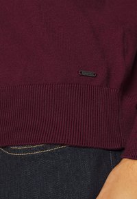 INDICODE JEANS Camisola - zinfandel
