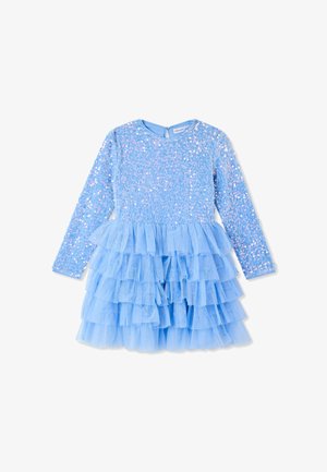 Abito blu con maniche lunghe, un corpetto rivestito di paillettes lucide e una gonna in tulle a strati con volants.