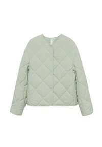 Lys grøn quiltet jakke med rund halsudskæring, trykknaplukning og diagonale diamantmønstre på et blødt, tekstureret stof.