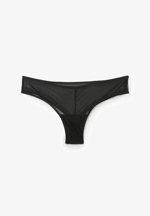 Czarny przezroczysty string z siateczki z pełną czarną wkładką, ułożony płasko na białym tle.