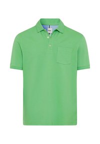 Polo verde realizzato in cotone morbido. Presenta un colletto, due bottoni sul colletto e una tasca sul petto, con maniche corte.