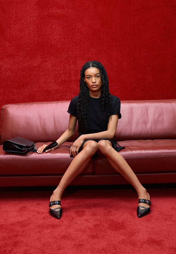 THE PLAIN TEE - Basic T-shirt