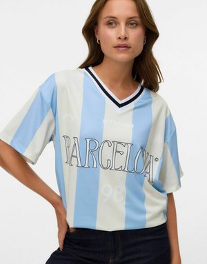Light blue and white striped jersey with a V-neck, featuring "PARCELA" in bold black text and a small number "98" below.