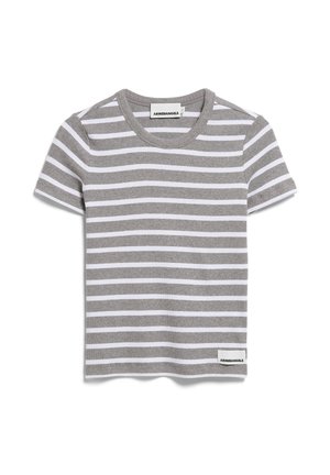 Korte mouw grijs-wit horizontaal gestreept T-shirt met ronde hals en ARMEDANGELS merklabel op de kraag en zoom.