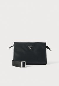 Μαύρο τσαντάκι χειρός από νάιλον με τρίγωνο ασημένιο λογότυπο. Διαθέτει αποσπώμενο λουρί και λεία υφή, με φερμουάρ στο πάνω μέρος για κλείσιμο.