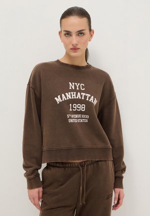 CREW-NECK WITH LETTERING - Sweater - dark brown