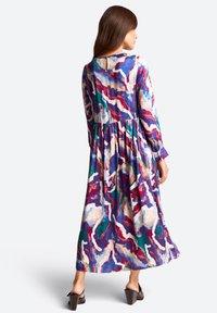 Rich & Royal MIT ABSTRAKTEM PRINT - Dnevna haljina - ruby red