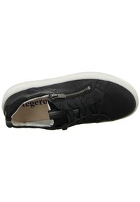Schwarze Ledersneaker mit weißer Gummisohle, seitlichem Reißverschluss, runder Zehenpartie und schwarzen Schnürsenkeln. Das Innenfutter hat eine leichte Polsterung.